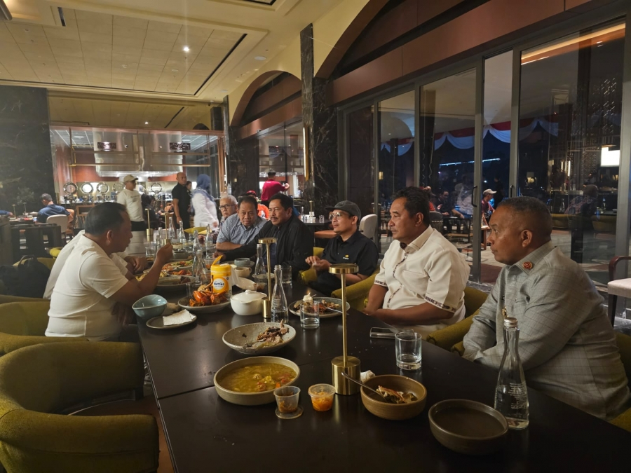 52de2b00f0de76167c59394bff2b4352 XL